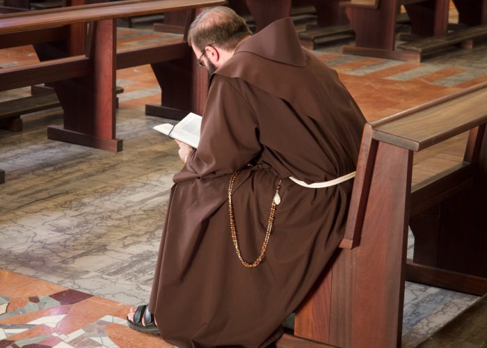 franciscan praying holy land pilgrimage tour