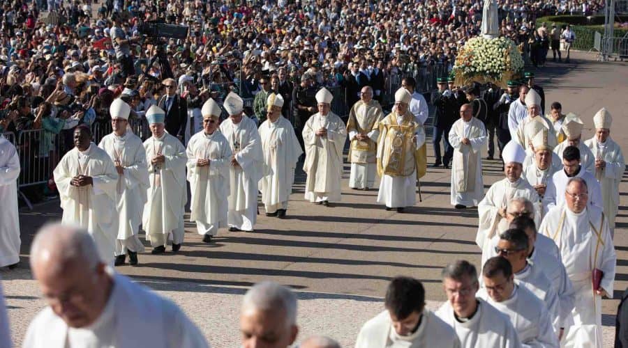 Procession at Fatima portugal pilgrimage tour