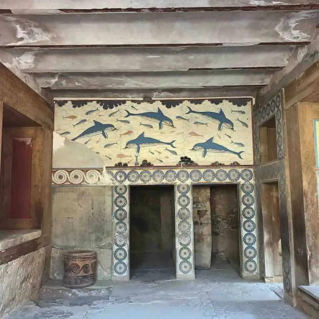 Queens room of the dolphins Knossos