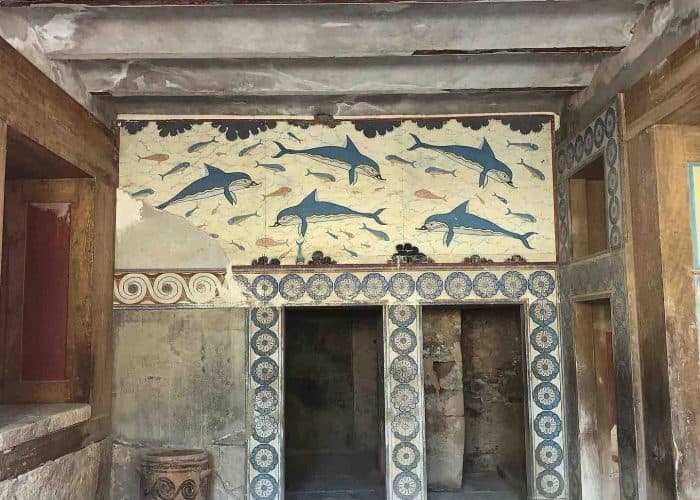 Queens room of the dolphins Knossos pilgrimage tour